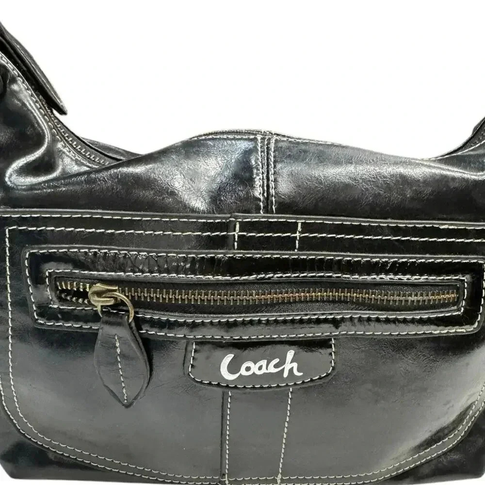 Rare Coach Patent leather crescent shaped retro should bag - Picture 11 of 16